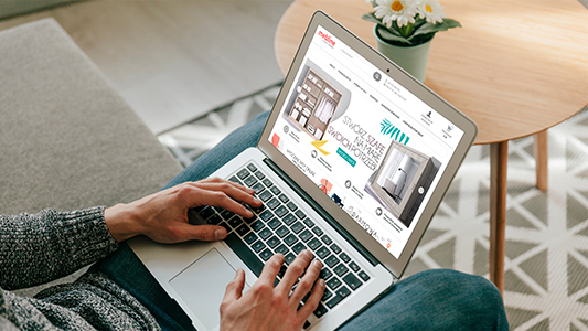 Koronawirus a bezpieczne zakupy mebli. Zamawiaj online i #zostańwdomu!