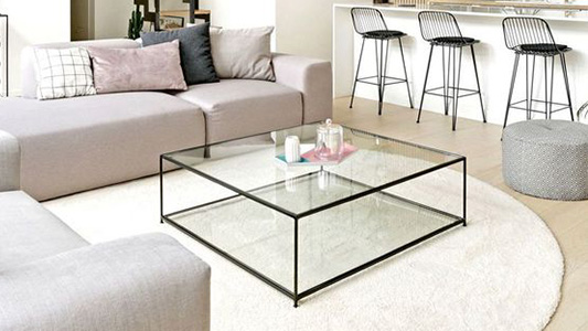 Ławy szklane w aranżacji salonu (i nie tylko)