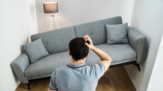 Meble i dodatki do wąskiego salonu